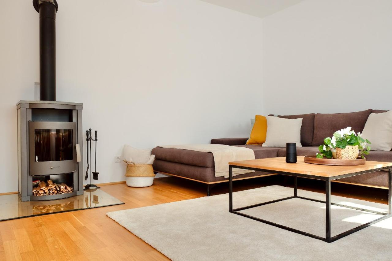Triple A Apartments Wina Bagian luar foto