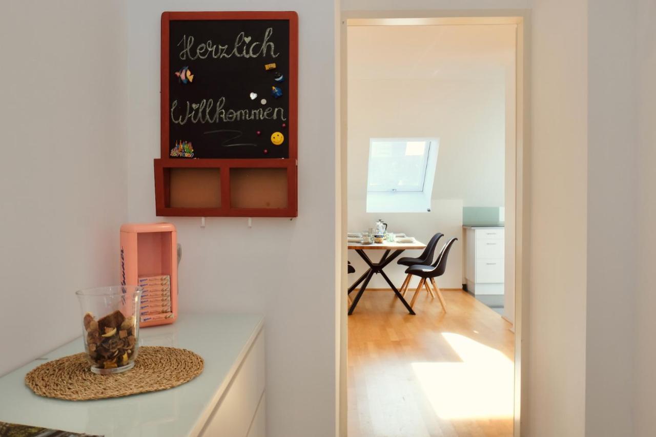 Triple A Apartments Wina Bagian luar foto